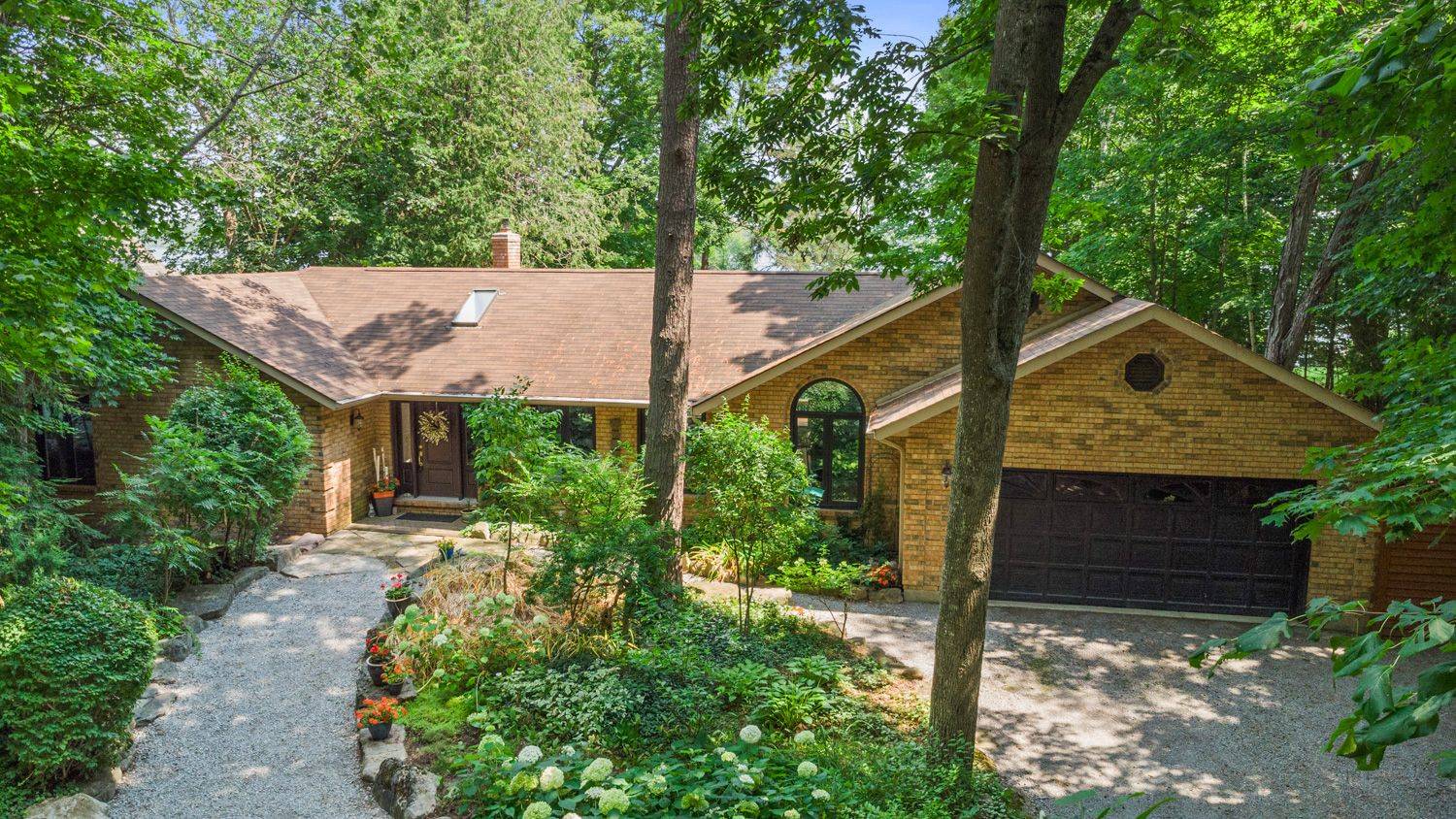 60 McGregor DR, Kawartha Lakes, ON K0M 1A0