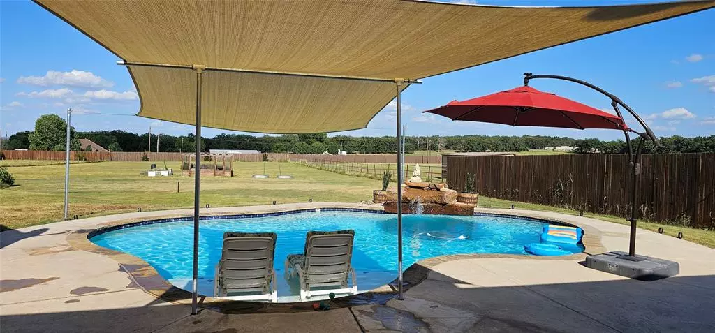 Paradise, TX 76073,531 School House Road