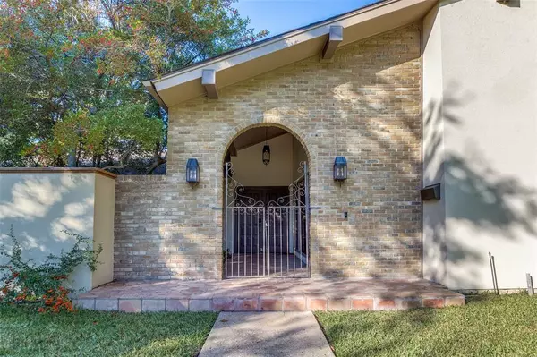 Dallas, TX 75229,3965 Cedarbrush Drive