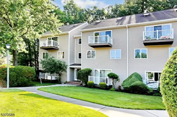 29 Presidential Dr #29, Englewood City, NJ 07631