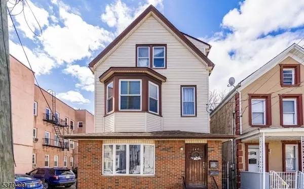 138 E Jersey St, Elizabeth City, NJ 07206