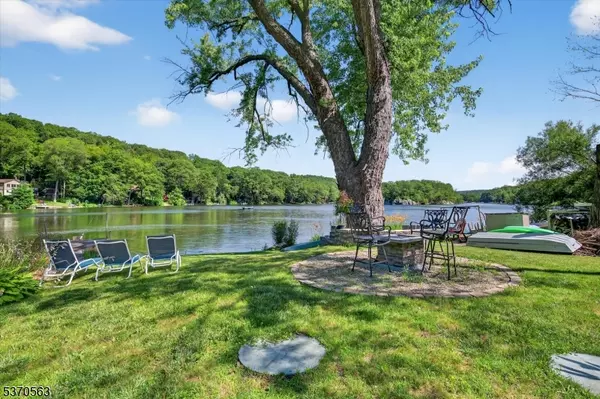 Hardyston Twp., NJ 07460,94 Lake Shore Rd