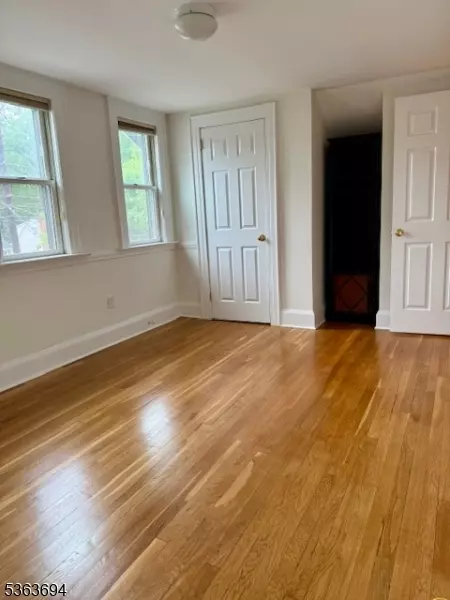 Waldwick Boro, NJ 07463,46 Grove St #2