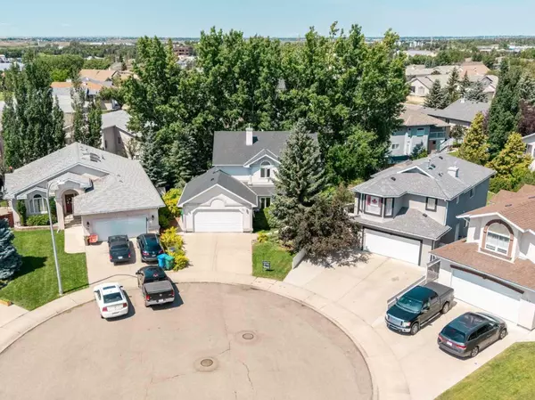 Lethbridge, AB T1K 7G2,35 Fairmont PL South
