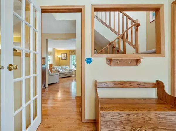 Lethbridge, AB T1K 7G2,35 Fairmont PL South