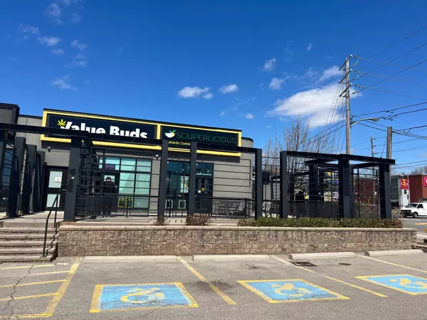 Toronto W04, ON M6A 2T5,3300 Dufferin ST
