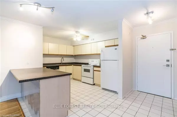 London North, ON N5X 3T6,9 Jacksway CRES #108