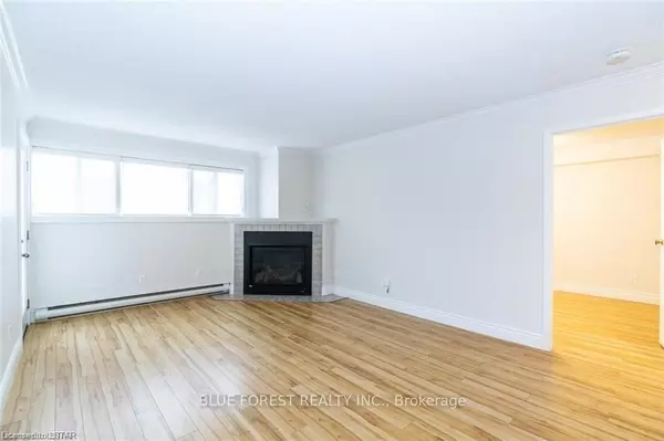 London North, ON N5X 3T6,9 Jacksway CRES #108