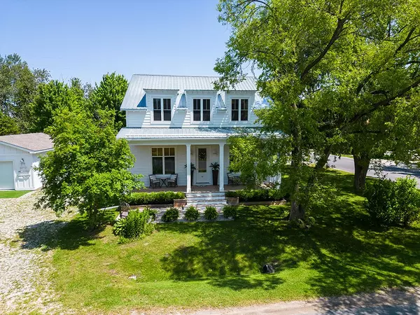 Blue Mountains, ON N0H 2P0,46 King ST W