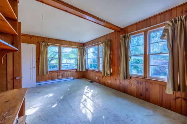 Tillsonburg, ON N4G 1L1,11 Ross ST