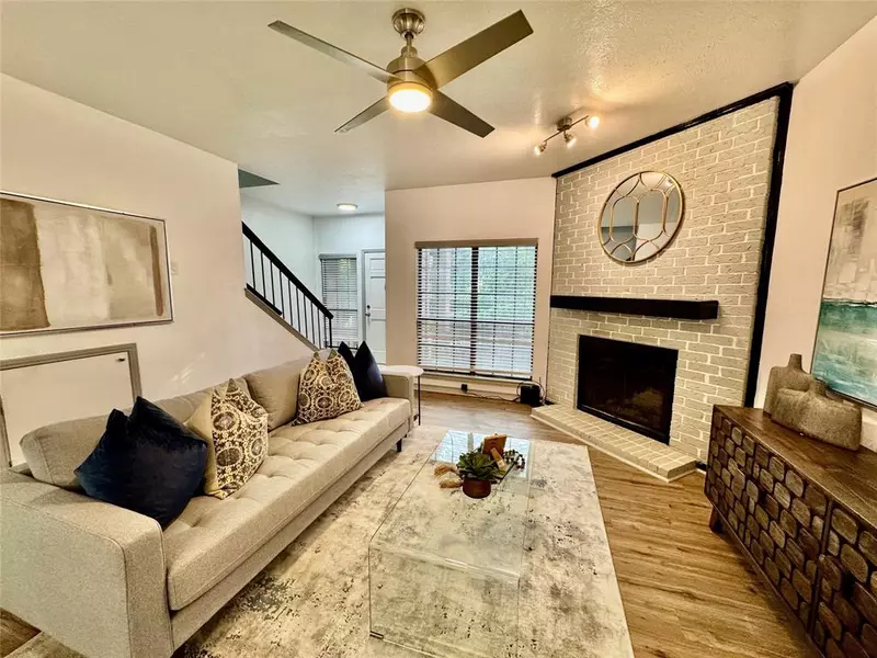 9910 Royal Lane #601, Dallas, TX 75231