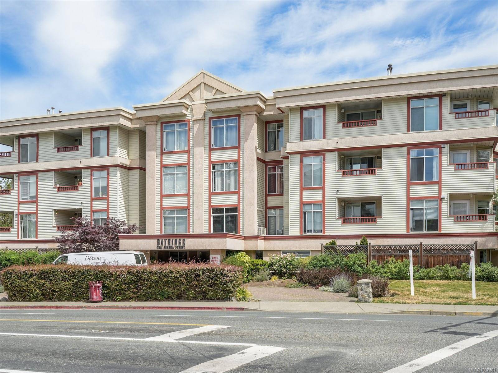 2511 Quadra St #102, Victoria, BC V8T 4E1