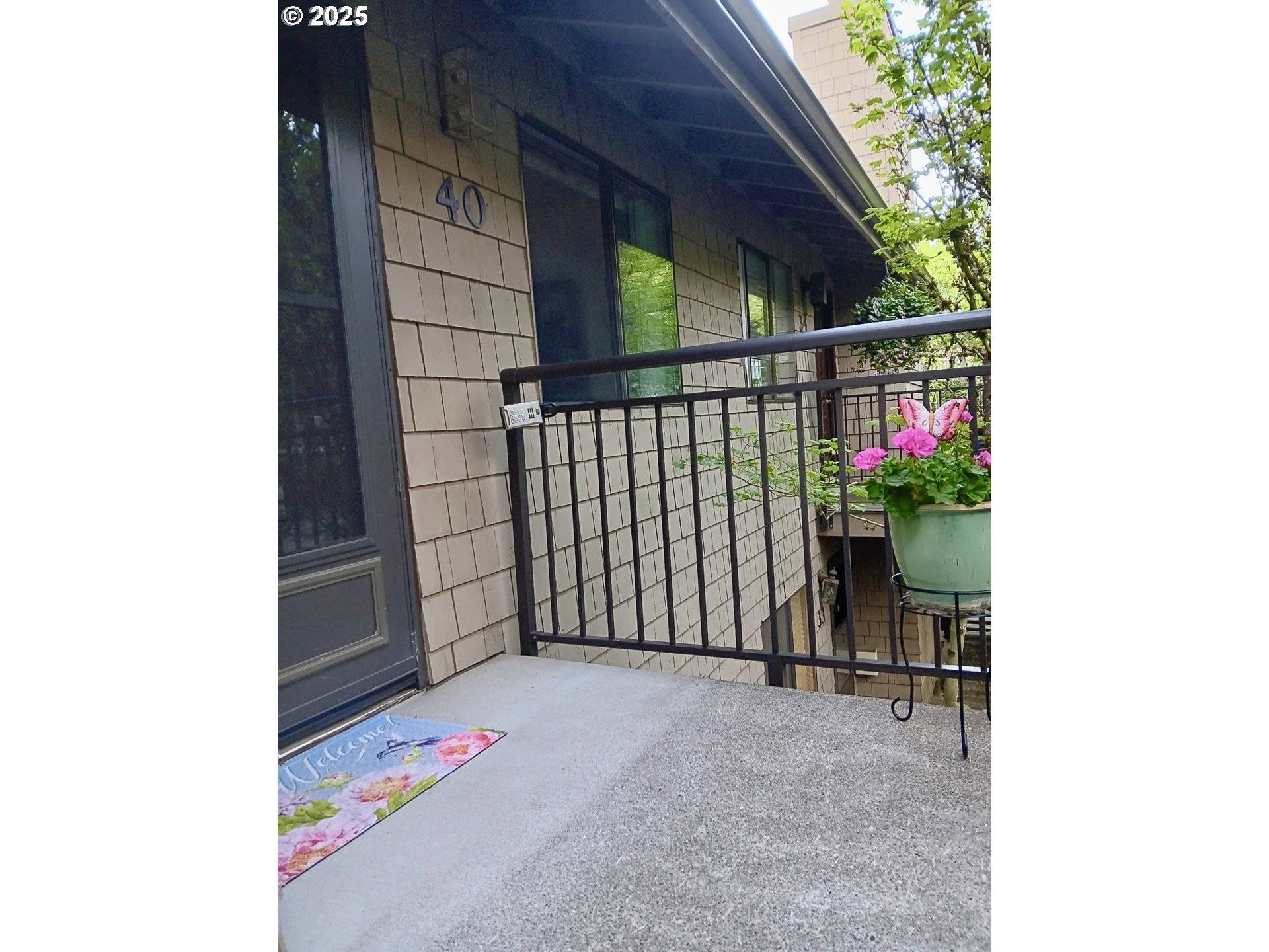 Lake Oswego, OR 97035,40 CRESTFIELD CT