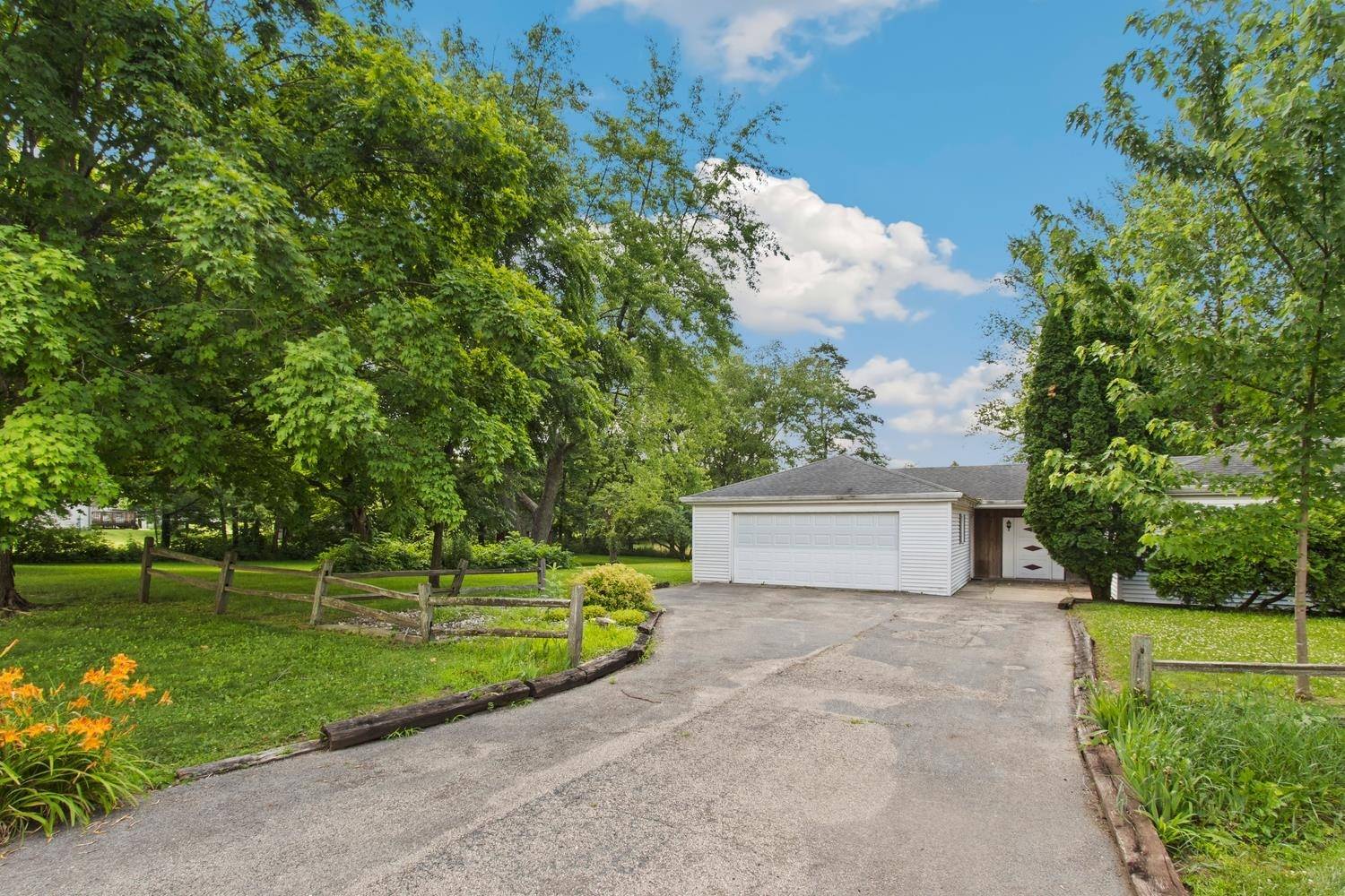 326 Old Mill Road, Franklin Grove, IL 61031