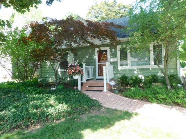 711 Glendale Avenue, Rockford, IL 61108