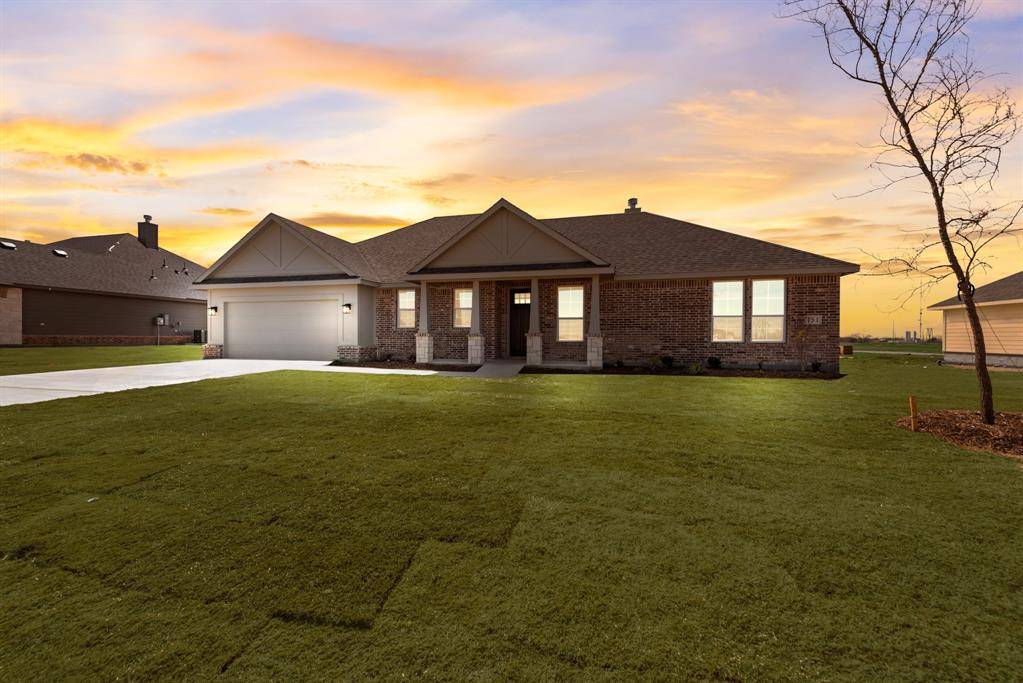 151 Clear Creek Lane, New Fairview, TX 76078