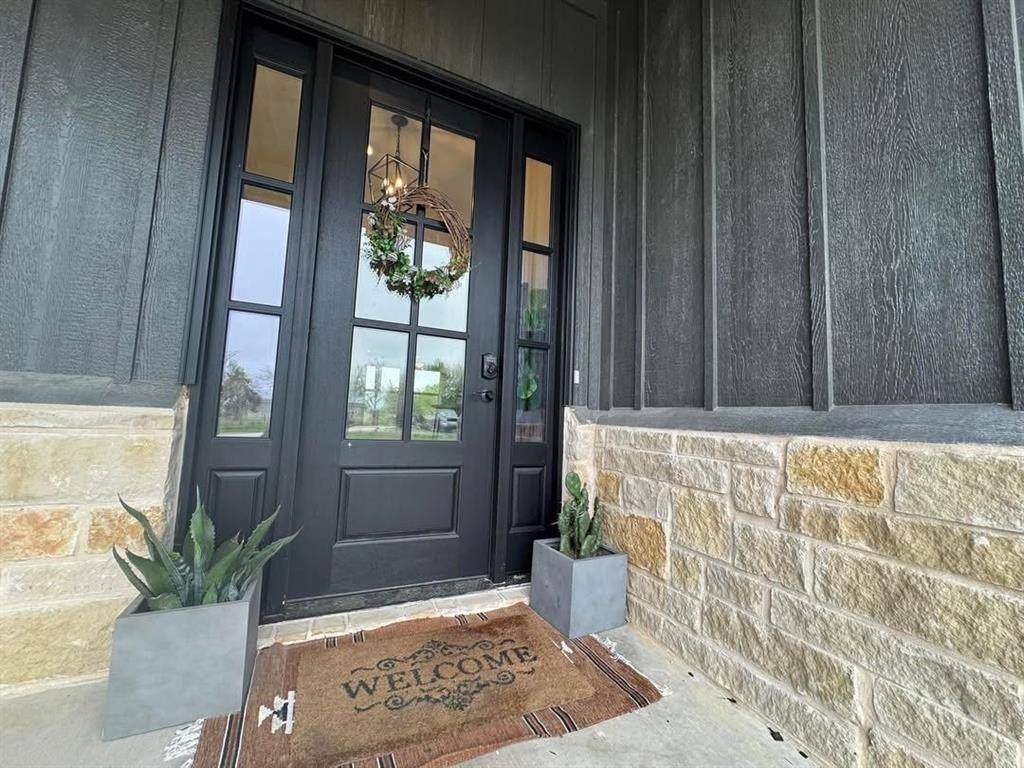 Greenville, TX 75401,372 County Road 4300