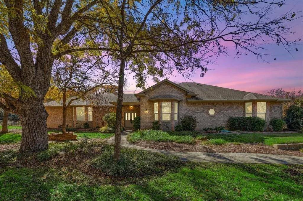 6116 Country Hill Court, Fort Worth, TX 76140