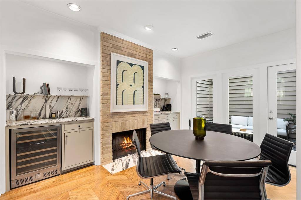 Dallas, TX 75219,4354 Douglas Avenue #3