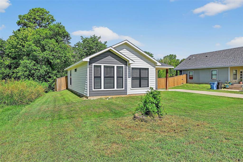 Denison, TX 75021,1513 S 7th Avenue