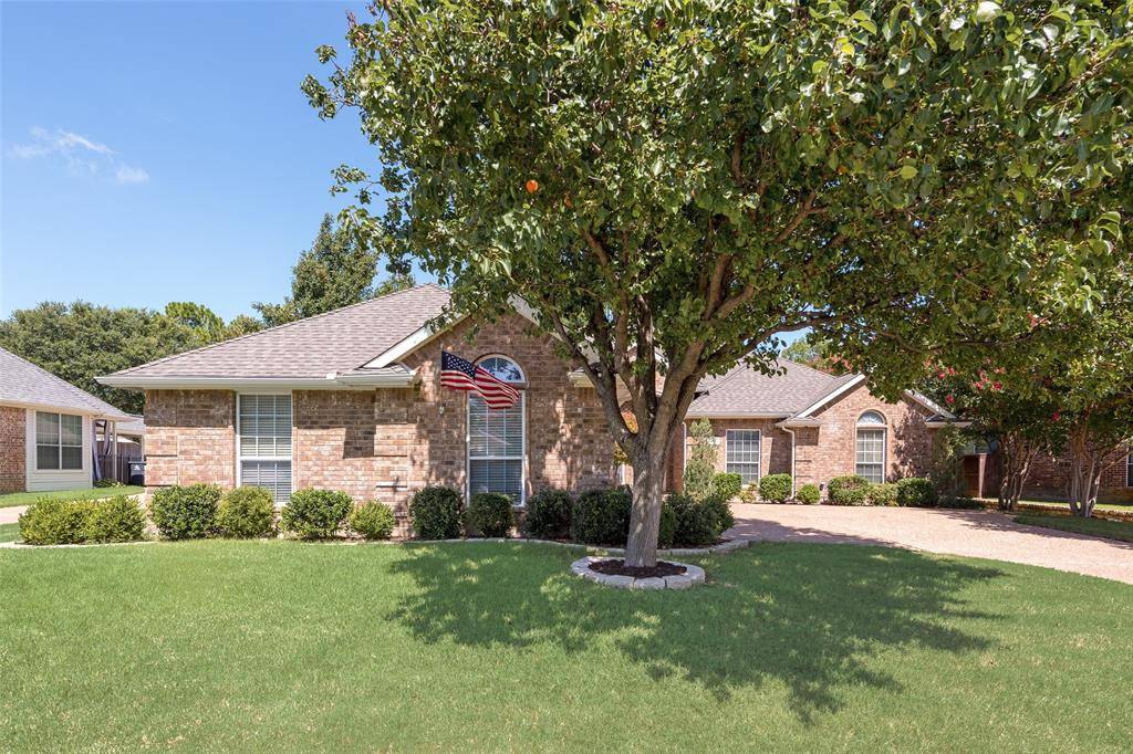 6906 Winthorp Drive, Arlington, TX 76001