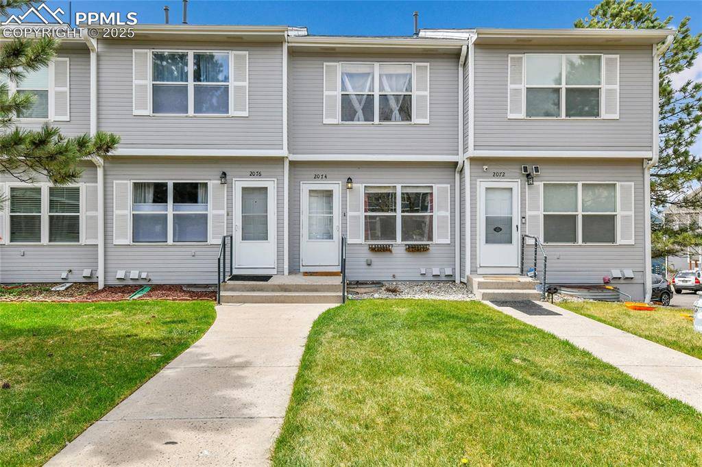 2074 Oakcrest CIR, Castle Rock, CO 80104