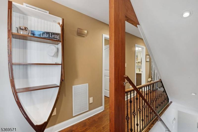 Hopatcong Boro, NJ 07843,309 Lakeside Blvd