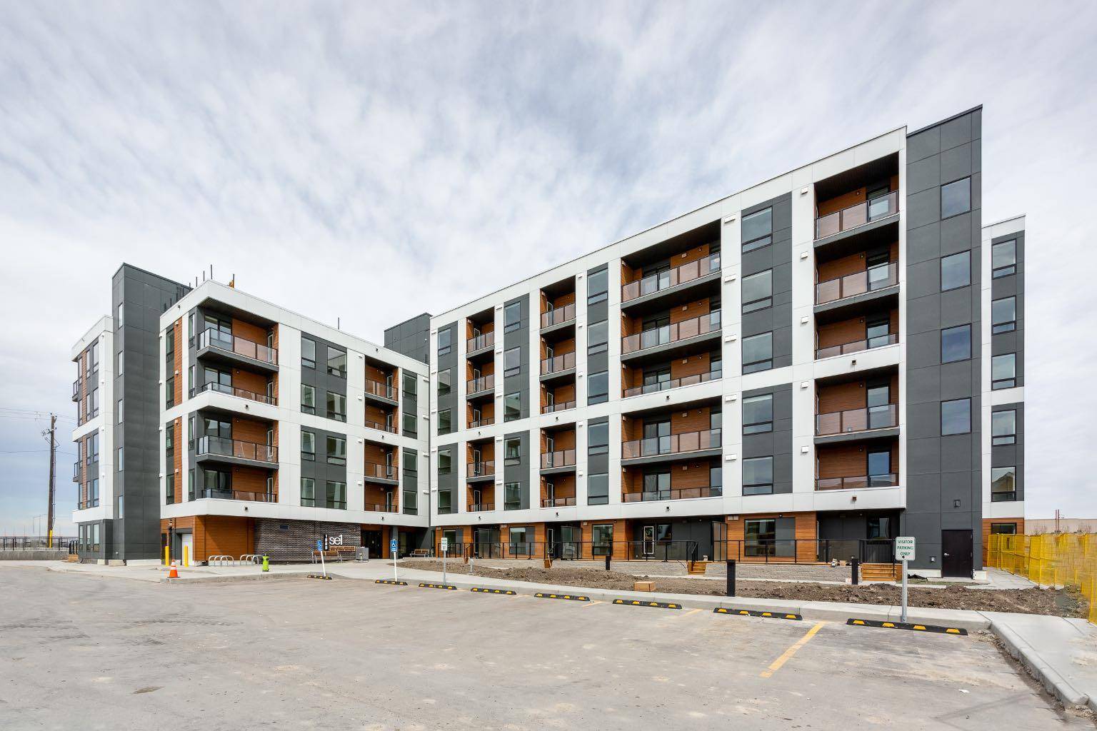 8500 19 AVE SE #1210, Calgary, AB T2A 7W8