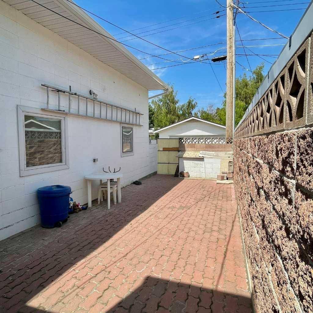Lethbridge, AB T1K 2X2,1217 29 ST South