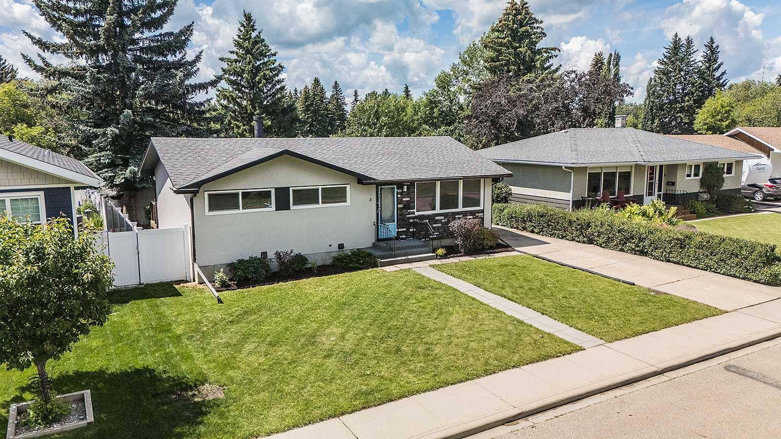 3 Sutton Close, Red Deer, AB T4N 4E2