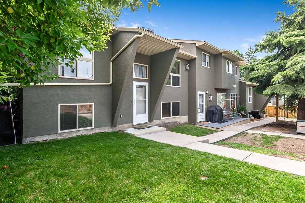 29 Poplar AVE #1, Okotoks, AB T1S 1T3