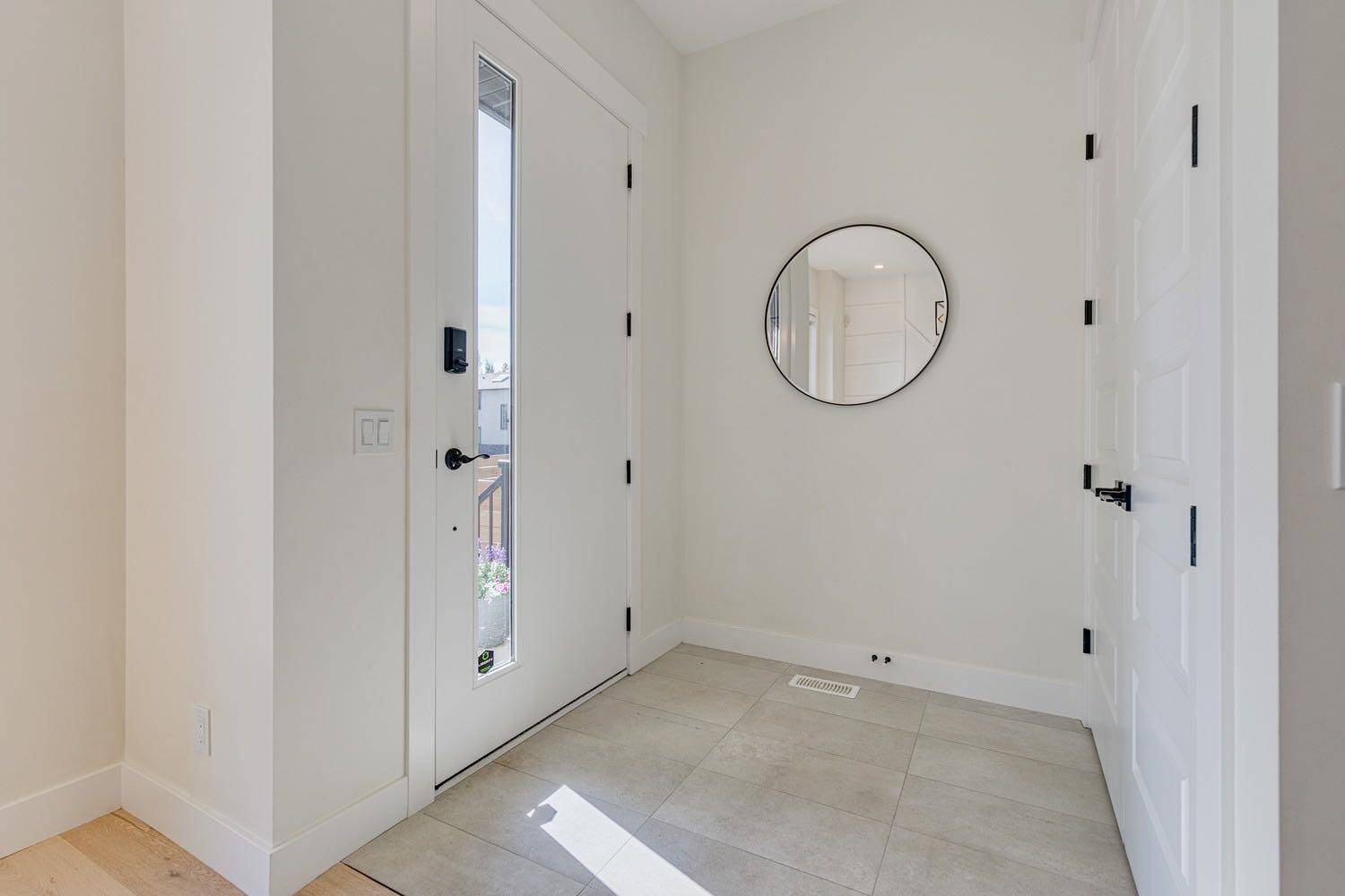 Calgary, AB T3E3G9,3137 39 ST Southwest