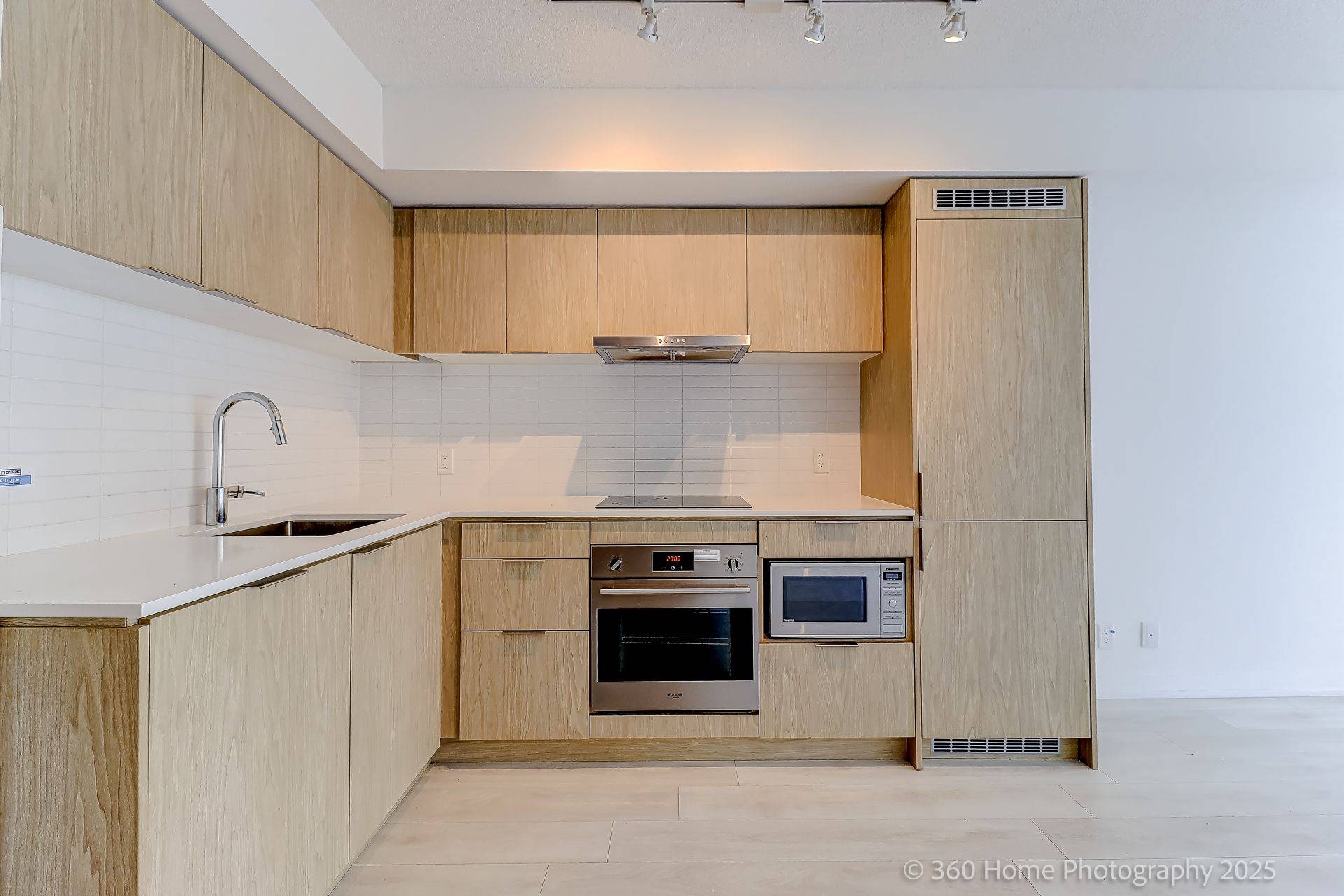 Toronto C08, ON M5B 0B7,60 Shuter ST #2609