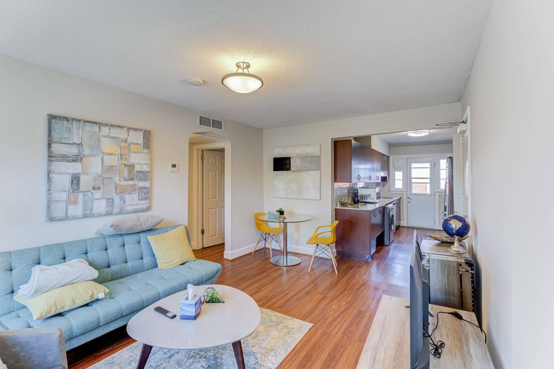 Toronto C11, ON M4G 3A4,1345 Bayview AVE #7U