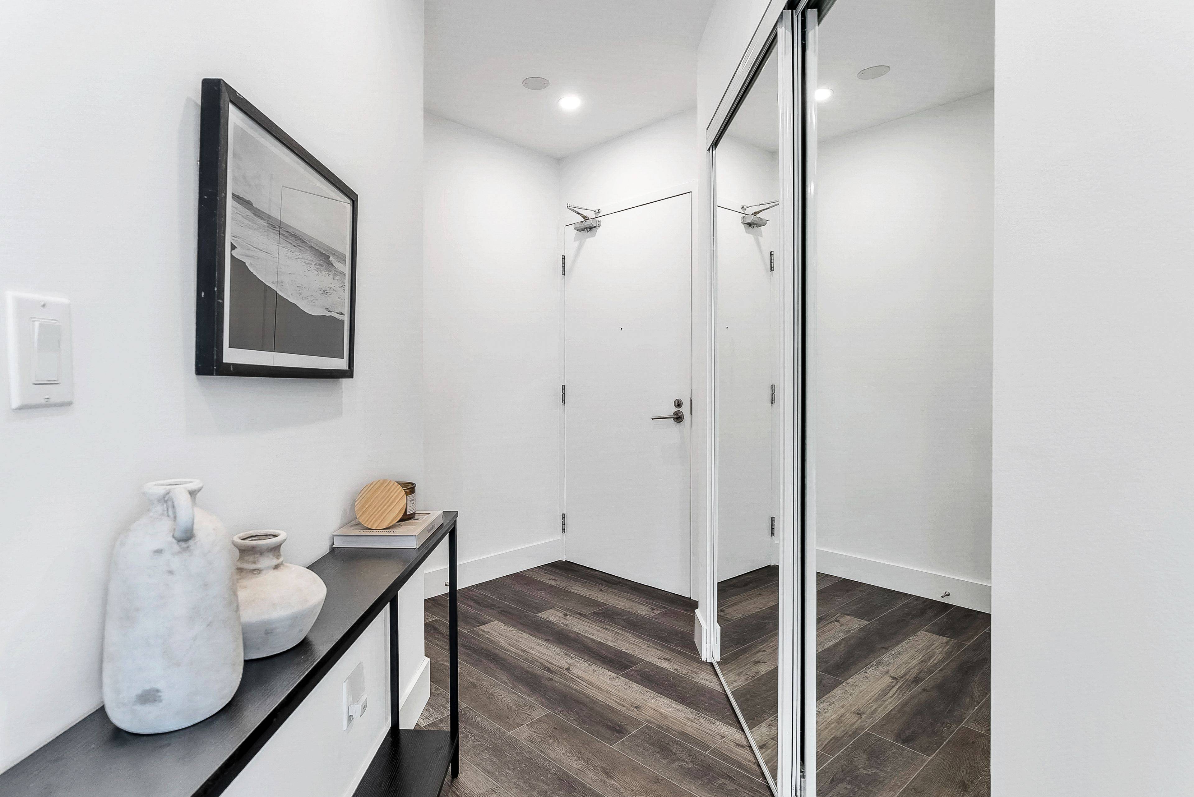 Toronto C01, ON M5V 4A1,209 Fort York BLVD #1663