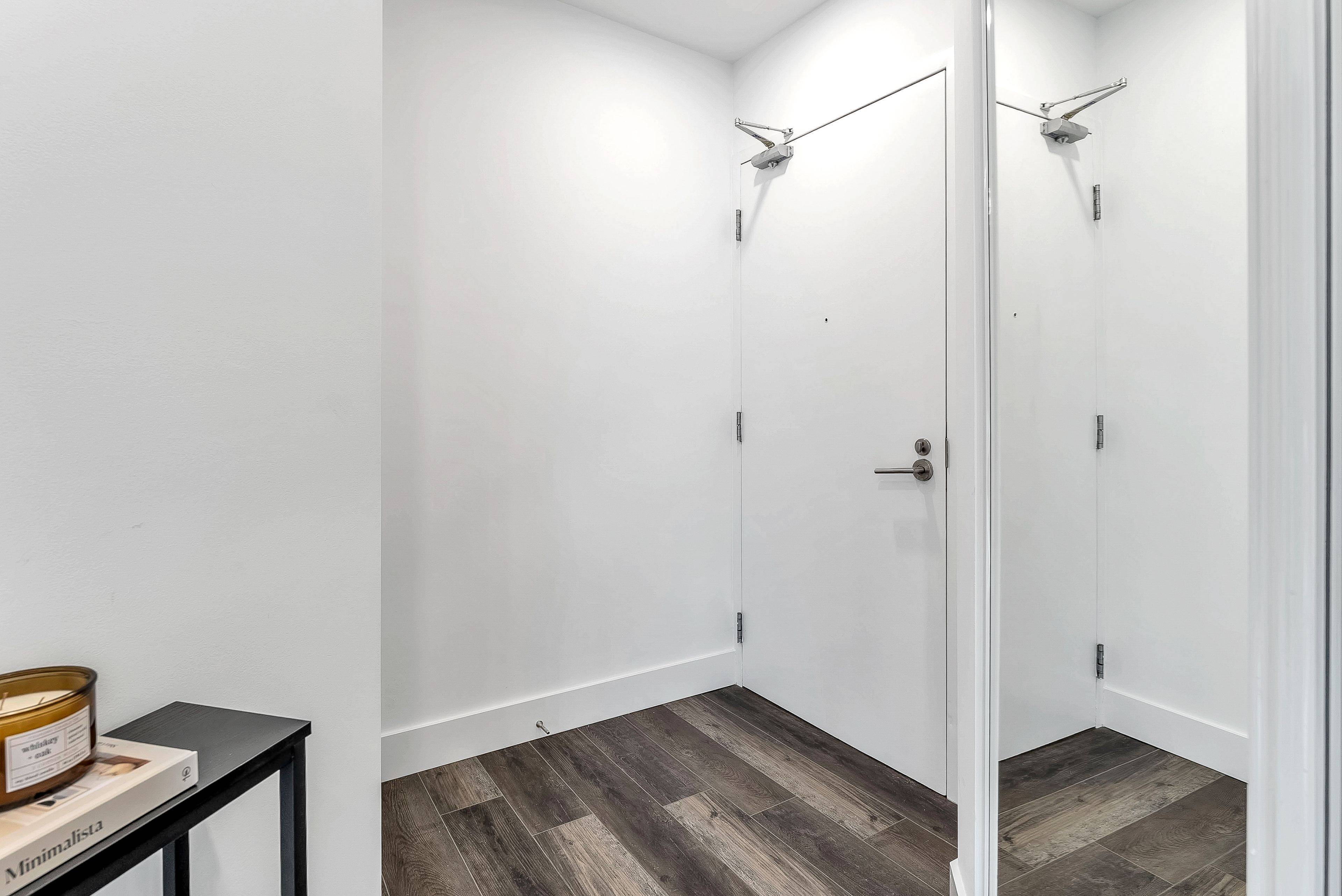 Toronto C01, ON M5V 4A1,209 Fort York BLVD #1663