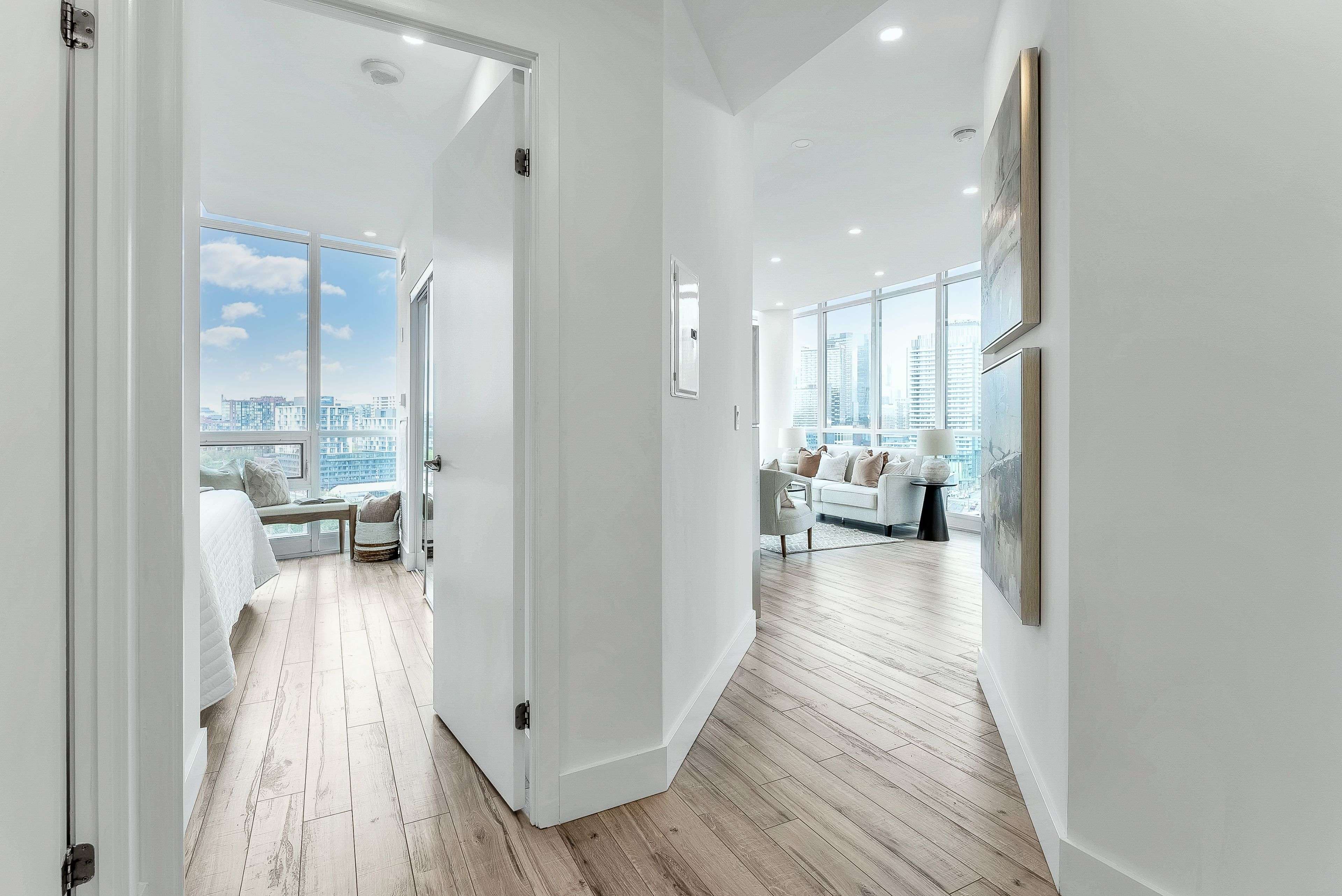 Toronto C01, ON M5V 4A1,209 Fort York BLVD #1663