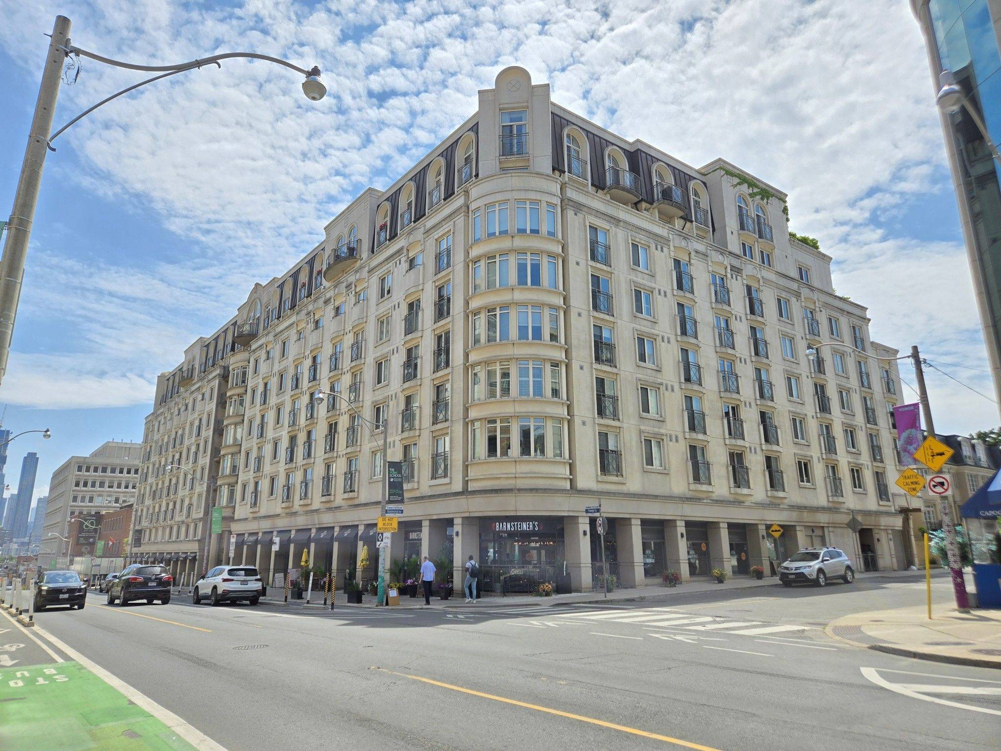 1 Balmoral AVE #304, Toronto C02, ON M4V 3B9