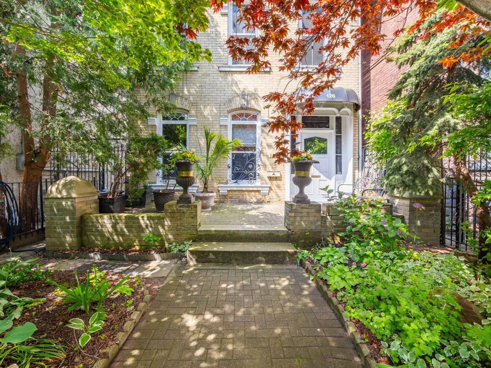 126 Seaton ST, Toronto C08, ON M5A 2T3