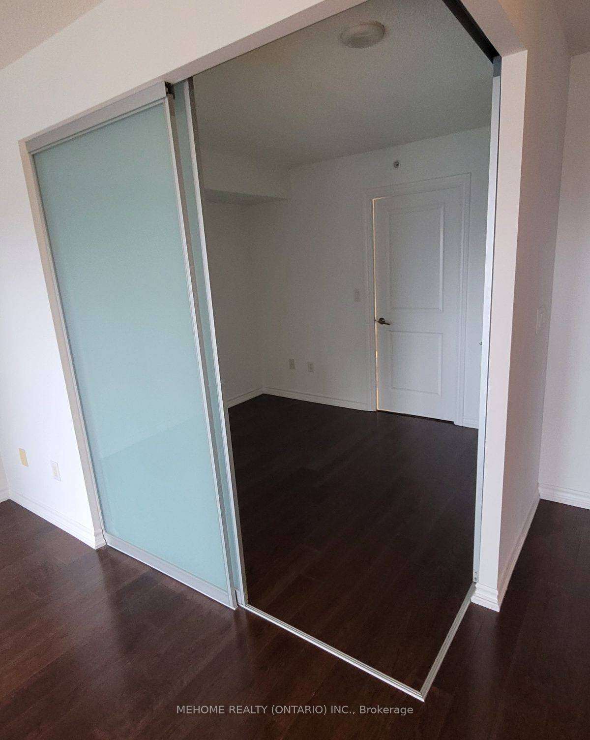 Toronto C01, ON M5B 0A5,386 Yonge ST ##1714
