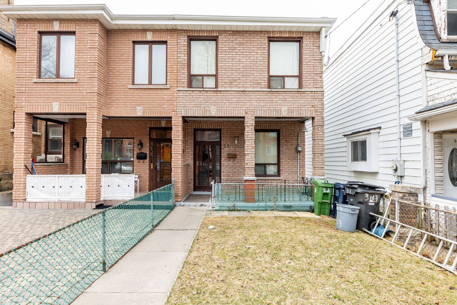 Toronto C01, ON M6J 2E6,33 Shannon ST