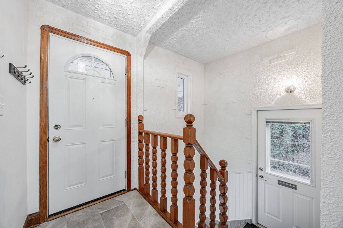 Oshawa, ON L1H 6A9,270 Highland AVE
