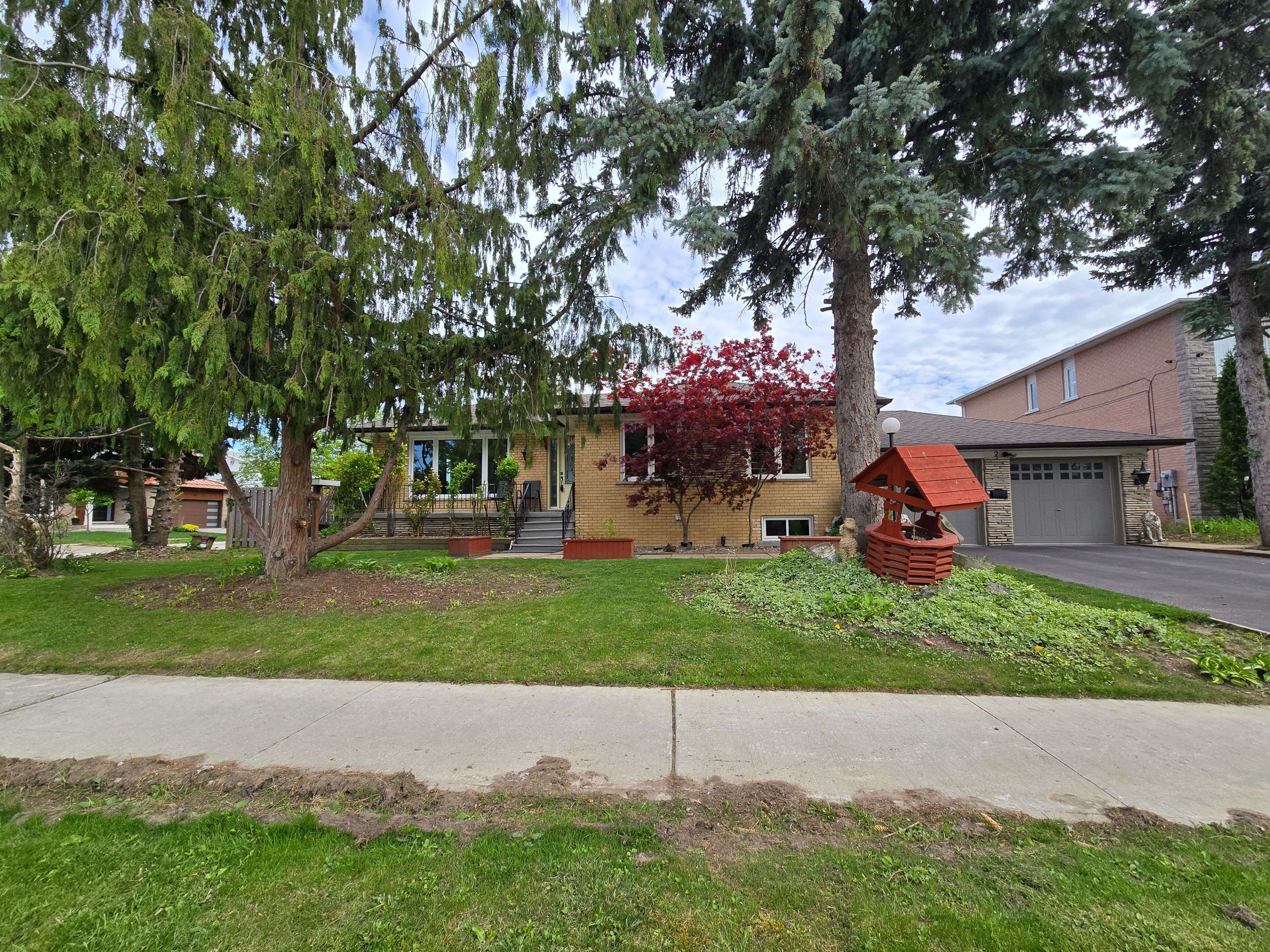 2 Emmeline CRES, Toronto E07, ON M1S 1L2