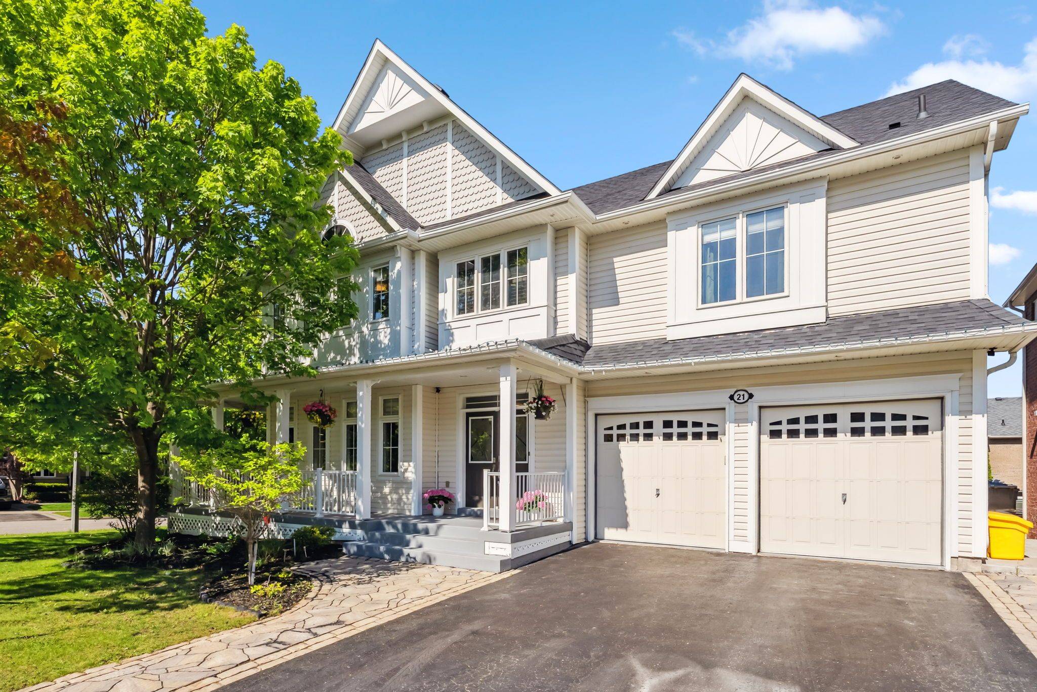 Whitby, ON L1M 2N6,21 Rainbow CRES