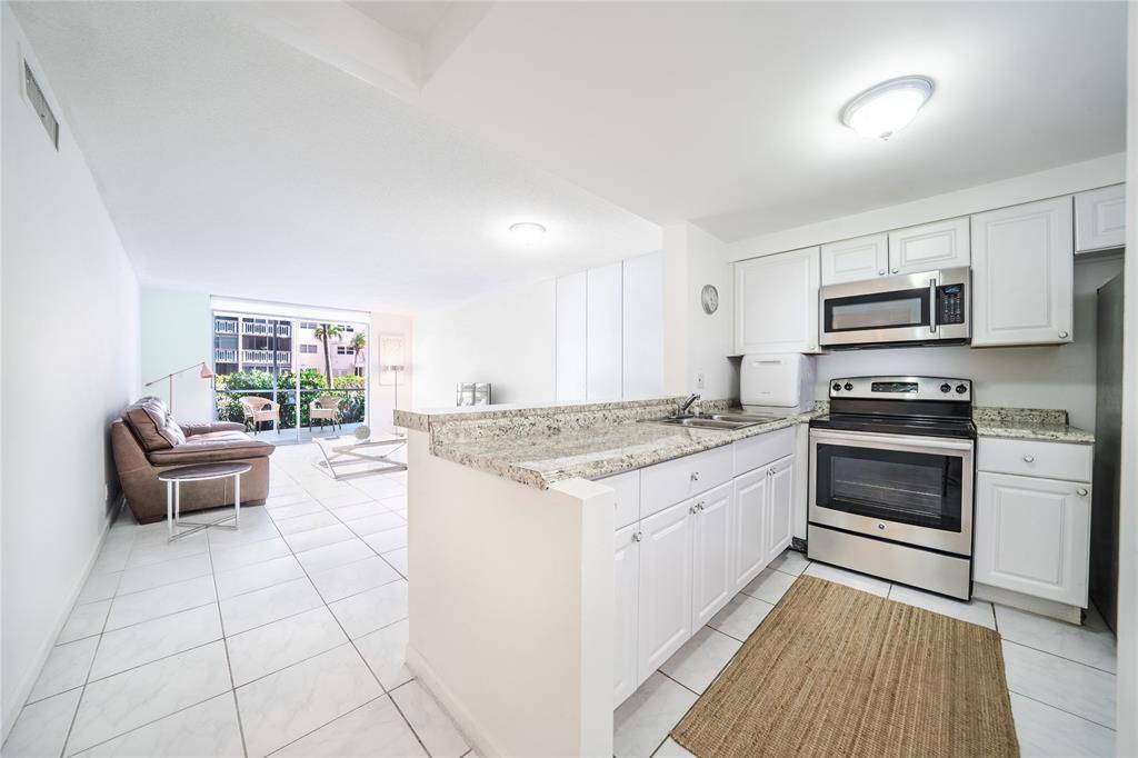 501 NE 14th Ave #103, Hallandale Beach, FL 33009