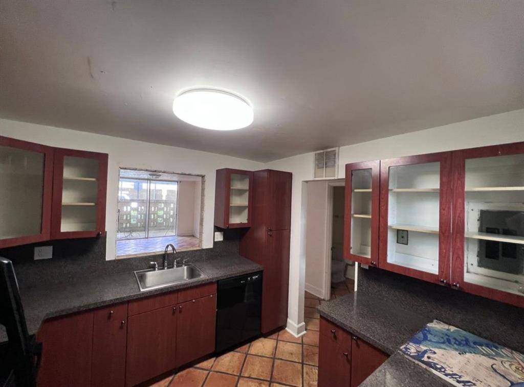 410 NW 68th Ave #104, Plantation, FL 33317