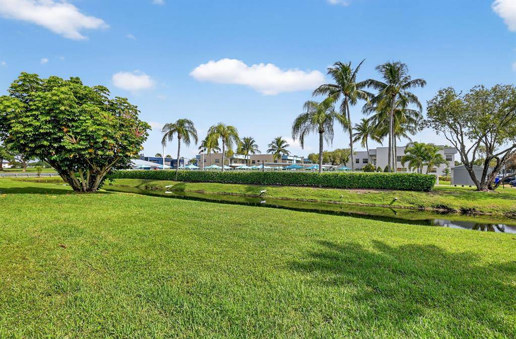 Delray Beach, FL 33484,503 Burgundy K #k