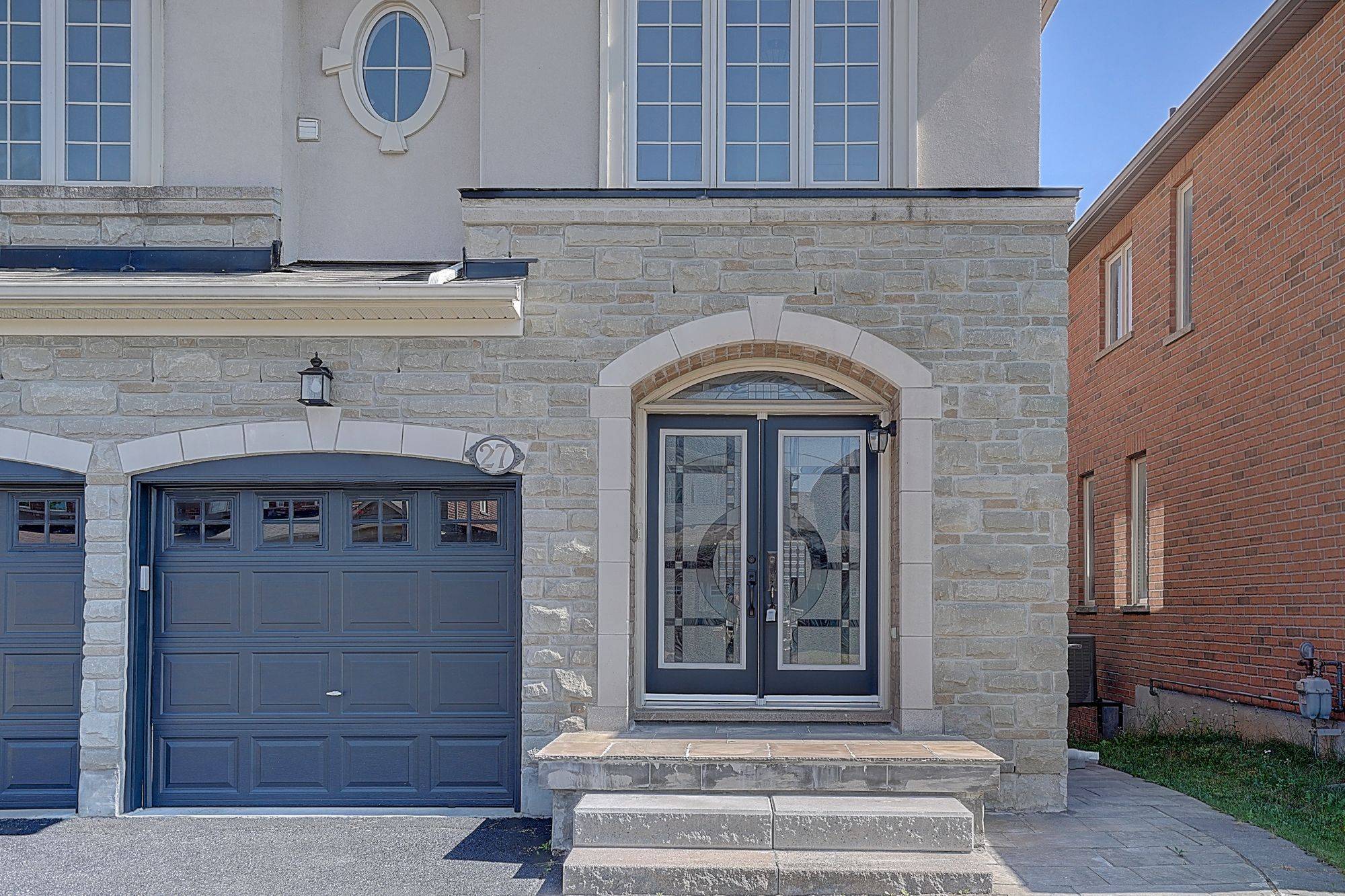 Richmond Hill, ON L4E 0L7,27 Mansard DR