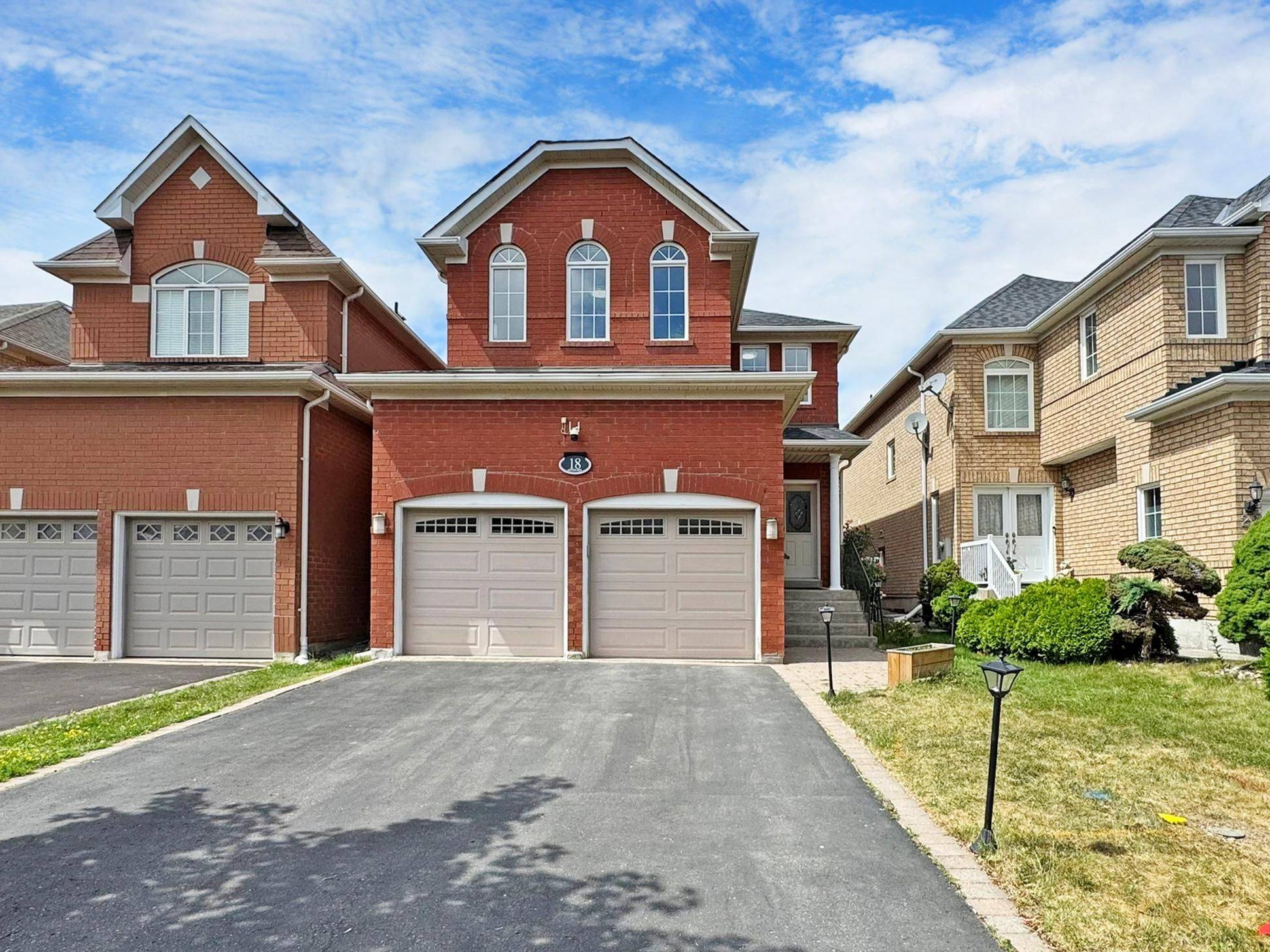 18 Sapphire DR, Richmond Hill, ON L4S 2E4