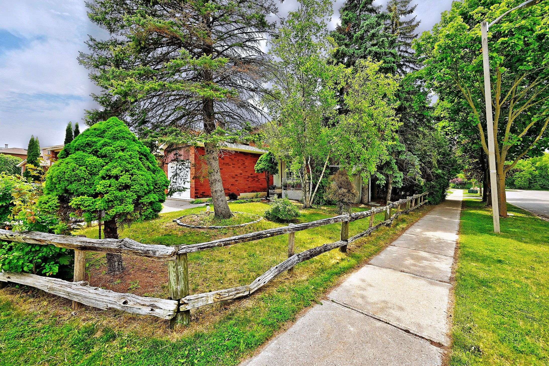 Vaughan, ON L4J 5W9,348 Brownridge DR S